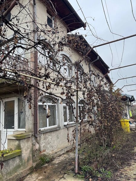 Domnesti, vila S+P+1, teren de 680 mp, reducere la plata integrala.